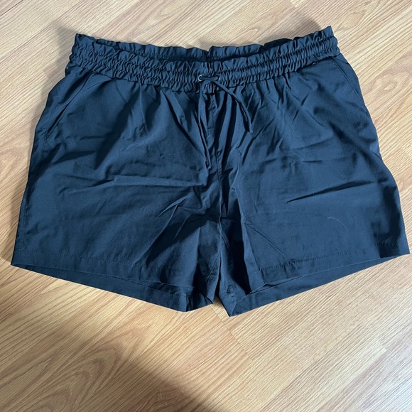 Mondetta Pants - Mondetta Black Women's Shorts